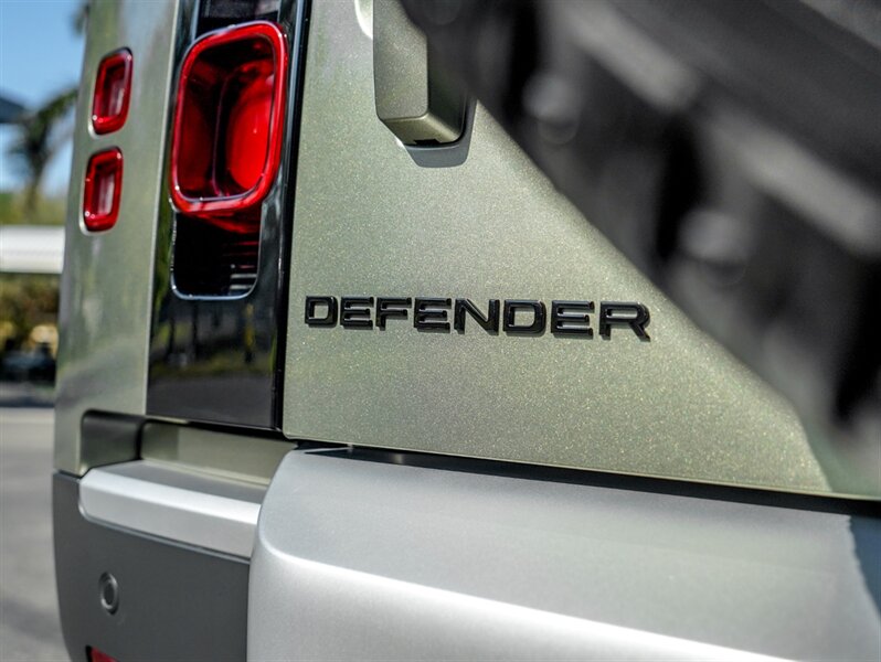 2022 Land Rover Defender 90 S - Photo 46 - Bonita Springs, FL 34134