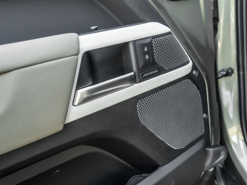 2022 Land Rover Defender 90 S - Photo 23 - Bonita Springs, FL 34134