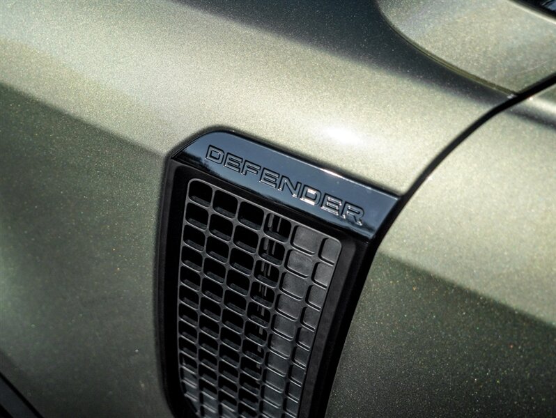 2022 Land Rover Defender 90 S - Photo 41 - Bonita Springs, FL 34134