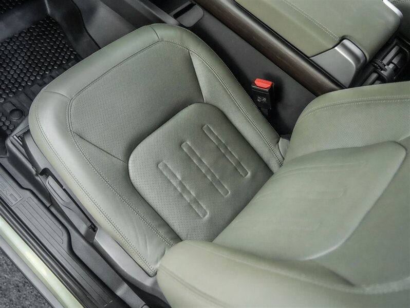 2022 Land Rover Defender 90 S - Photo 21 - Bonita Springs, FL 34134