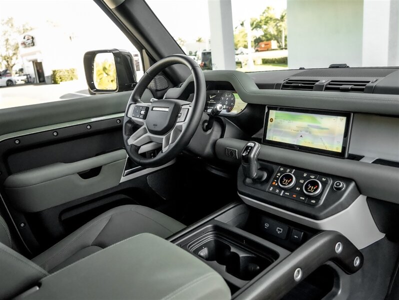 2022 Land Rover Defender 90 S - Photo 27 - Bonita Springs, FL 34134