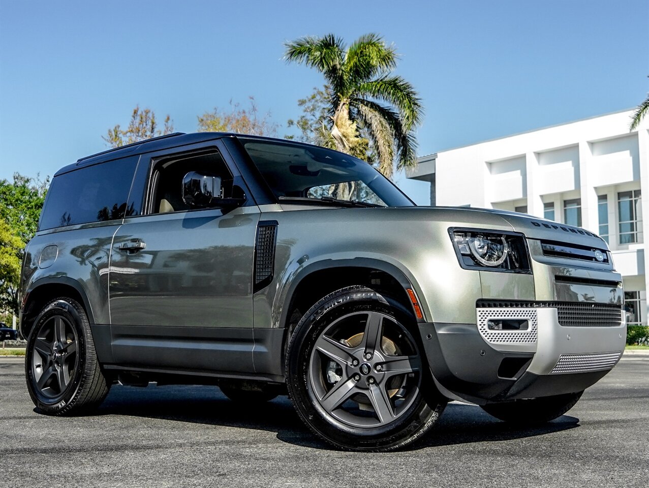 2022 Land Rover Defender 90 S   - Photo 54 - Bonita Springs, FL 34134