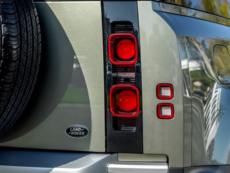 2022 Land Rover Defender 90 S - Photo 45 - Bonita Springs, FL 34134