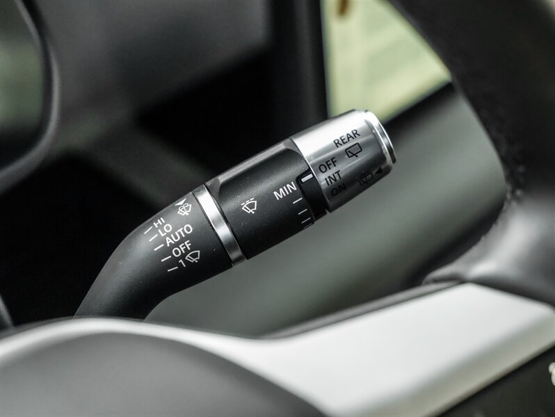 2022 Land Rover Defender 90 S - Photo 18 - Bonita Springs, FL 34134