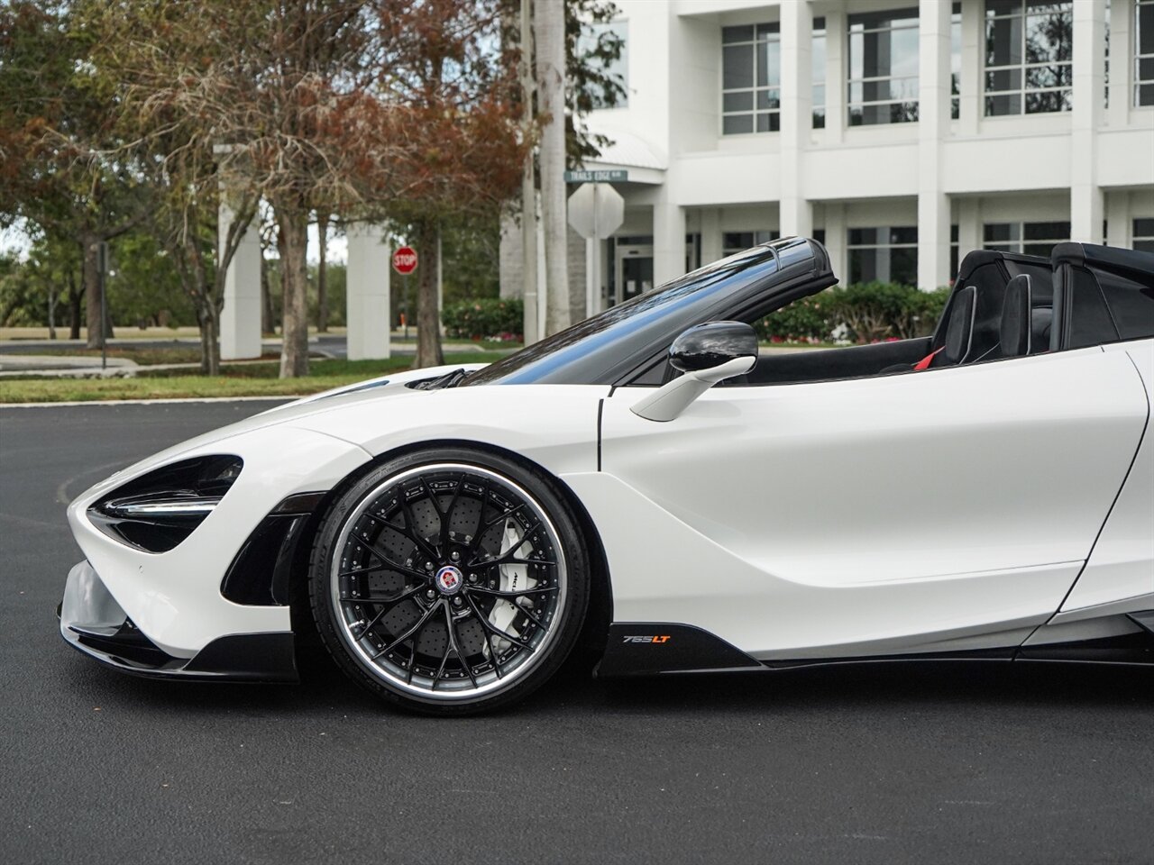 2022 McLaren 765LT Spider   - Photo 37 - Bonita Springs, FL 34134