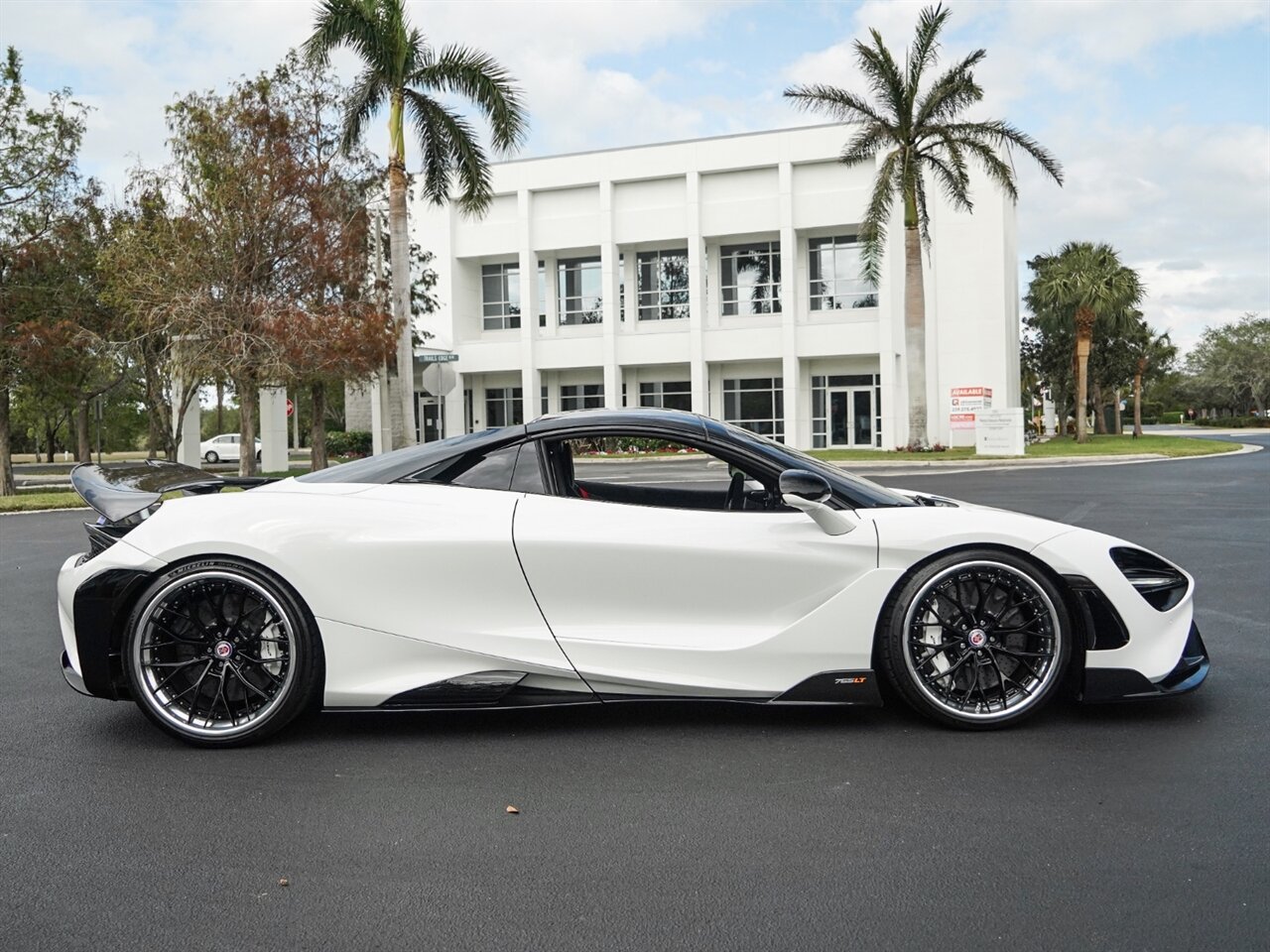 2022 McLaren 765LT Spider   - Photo 73 - Bonita Springs, FL 34134