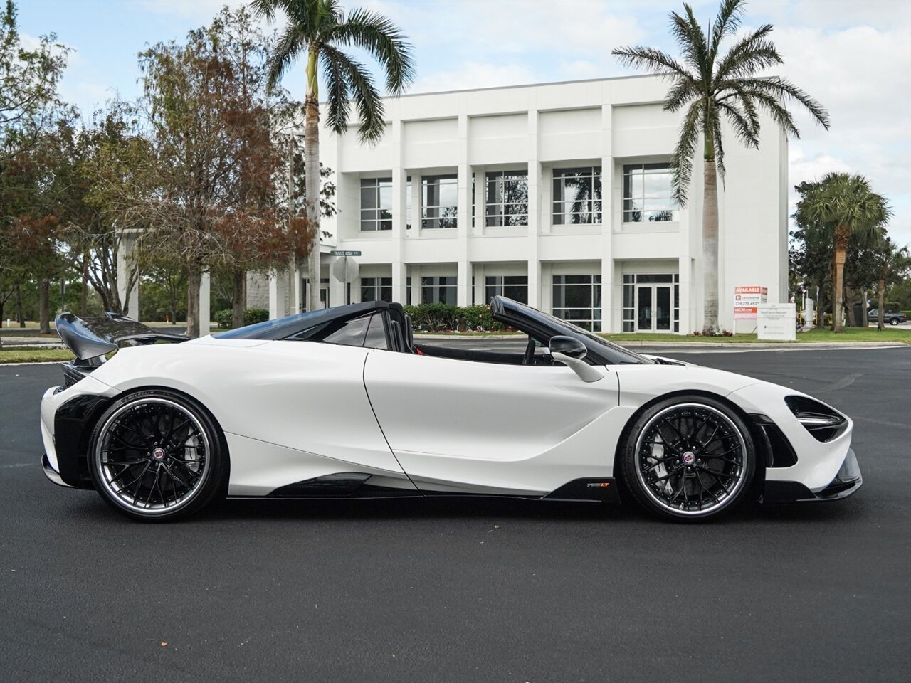 2022 McLaren 765LT Spider   - Photo 60 - Bonita Springs, FL 34134