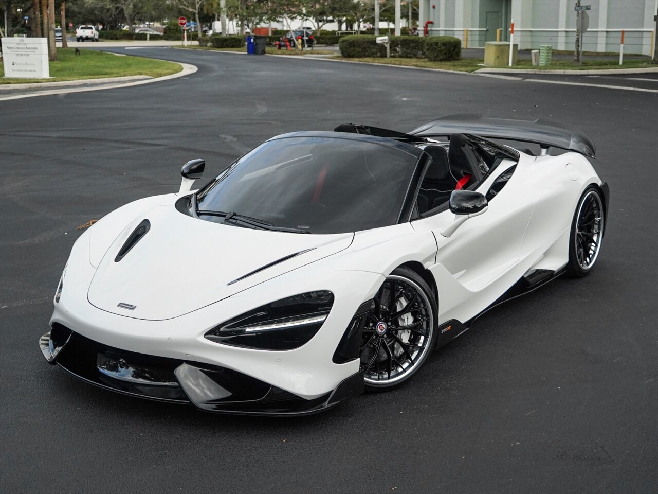 2022 McLaren 765LT Spider   - Photo 12 - Bonita Springs, FL 34134