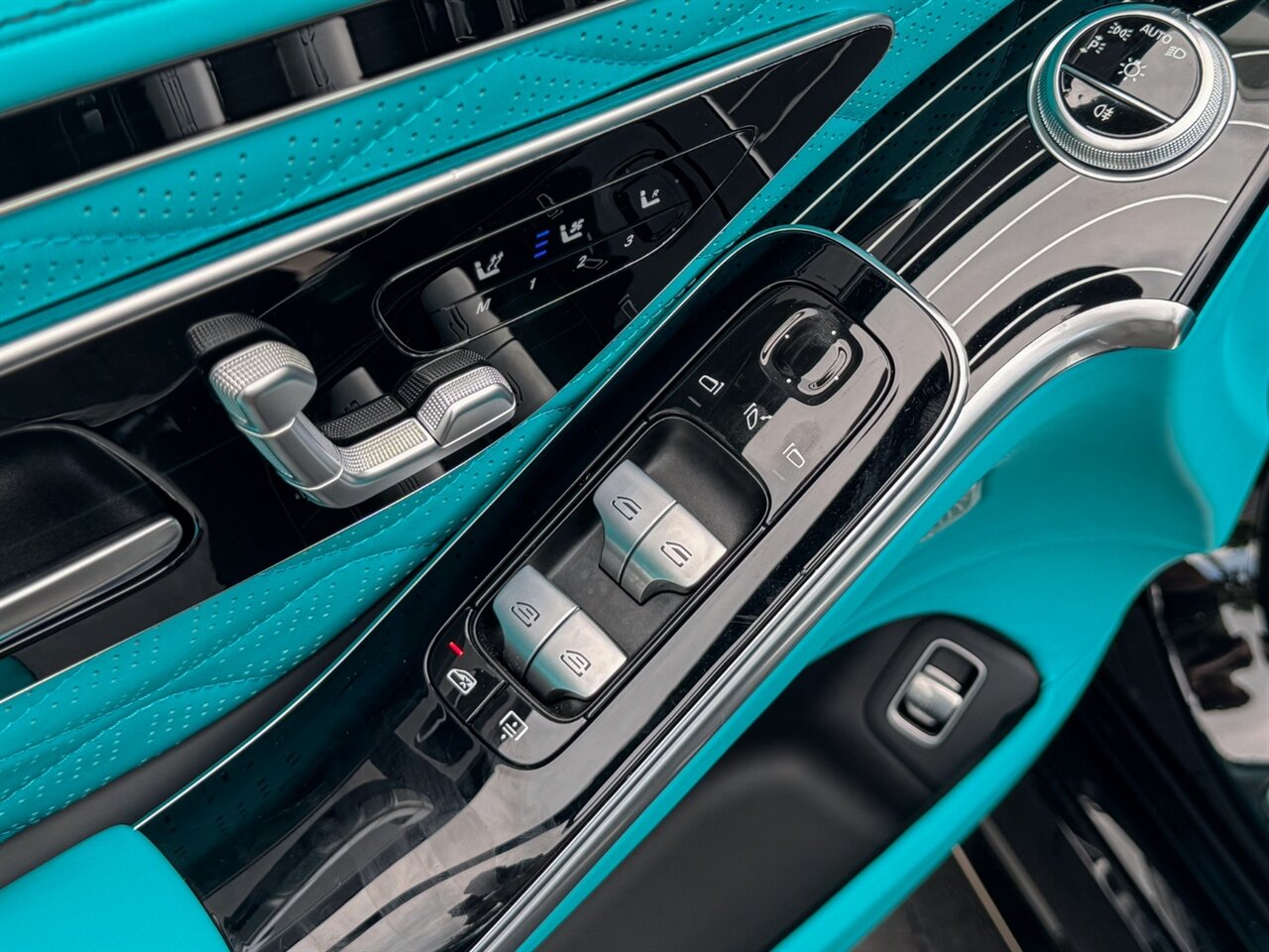 2024 Mercedes Benz S 580 photo 23