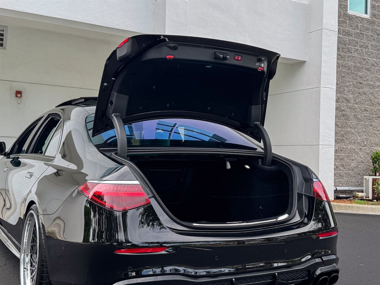 2024 Mercedes Benz S 580 photo 43