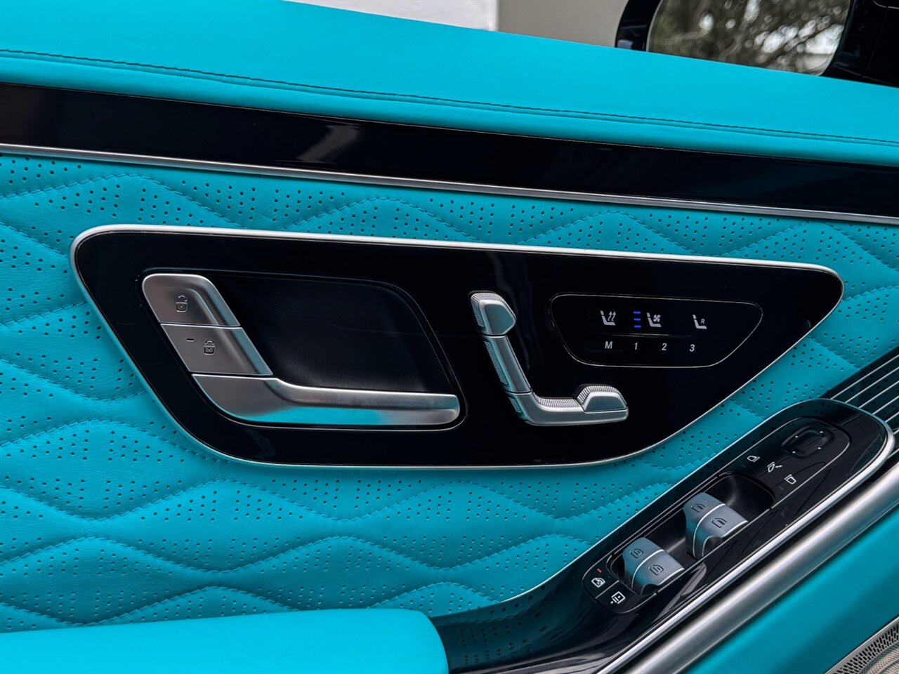 2024 Mercedes Benz S 580 photo 22