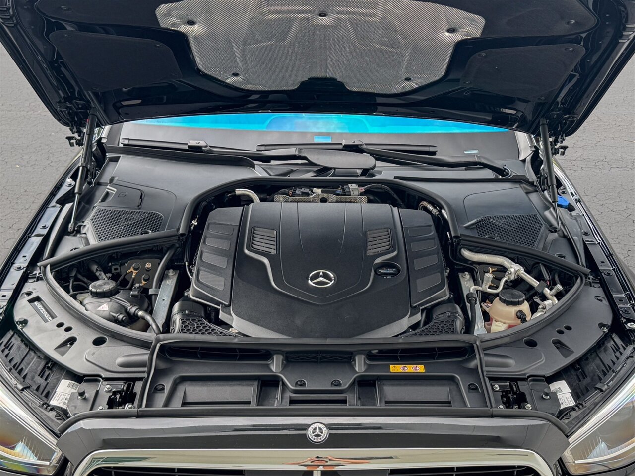 2024 Mercedes Benz S 580 photo 41