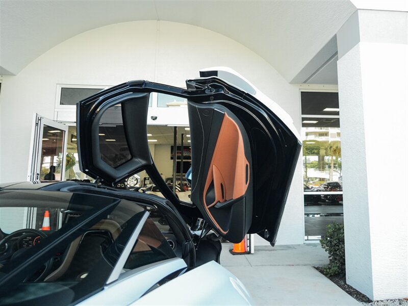 2018 McLaren 720S Luxury - Photo 35 - Bonita Springs, FL 34134