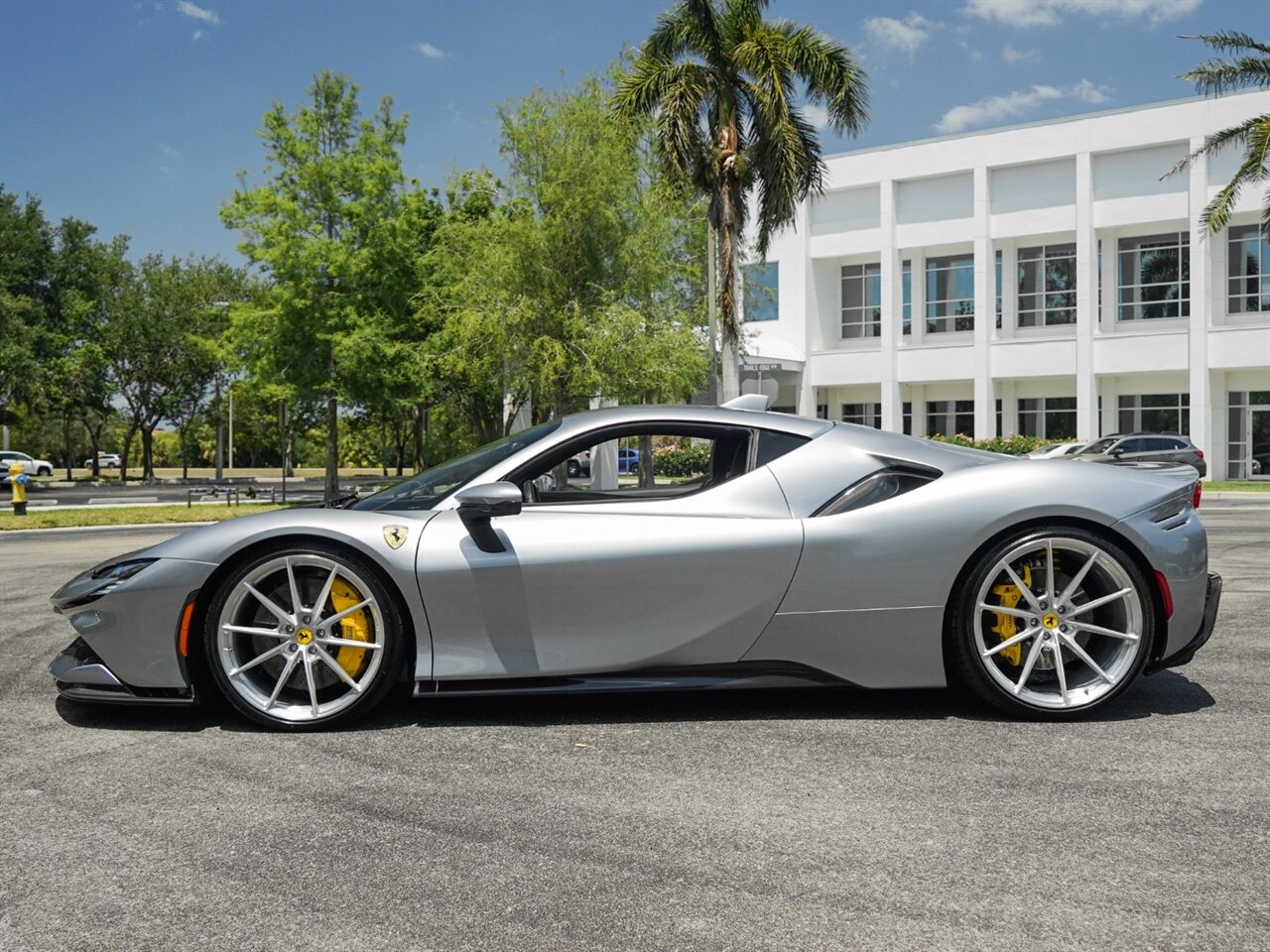 2023 Ferrari SF90 Stradale   - Photo 48 - Bonita Springs, FL 34134