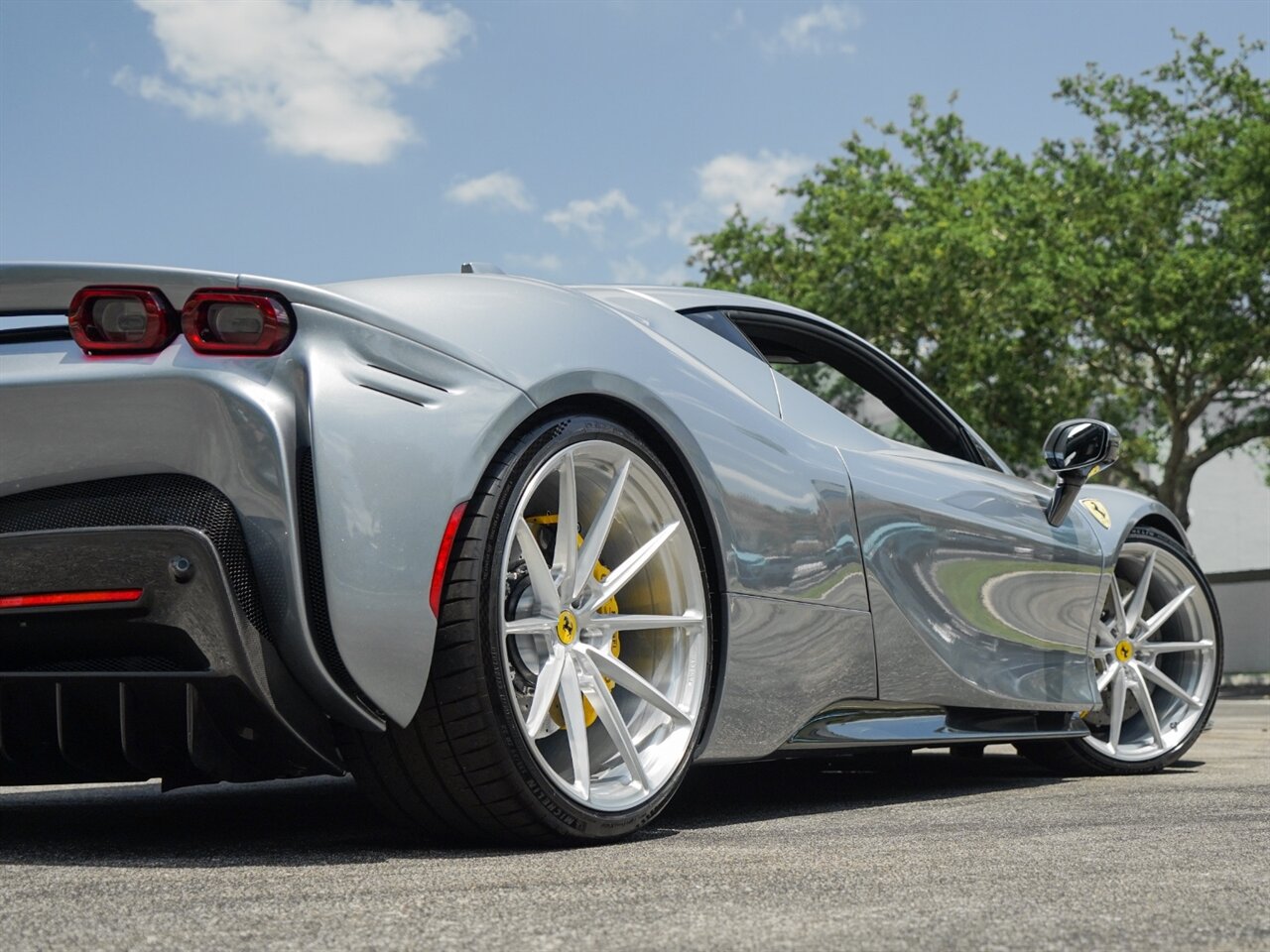 2023 Ferrari SF90 Stradale   - Photo 69 - Bonita Springs, FL 34134