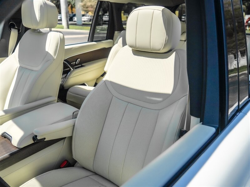 2023 Land Rover Range Rover - Photo 8 - Bonita Springs, FL 34134