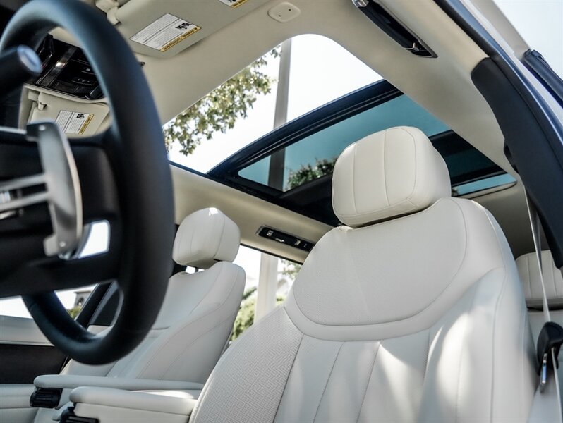 2023 Land Rover Range Rover - Photo 17 - Bonita Springs, FL 34134