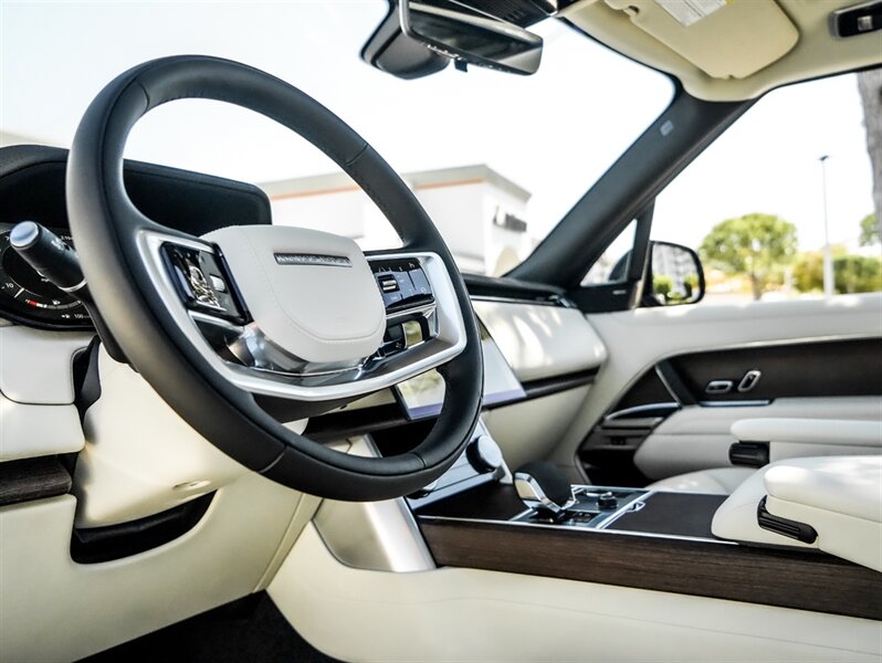 2023 Land Rover Range Rover - Photo 13 - Bonita Springs, FL 34134