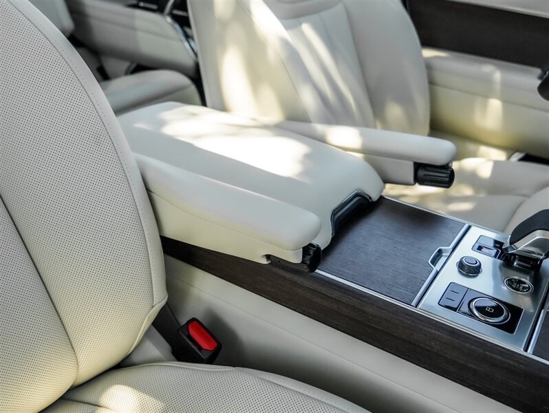 2023 Land Rover Range Rover - Photo 33 - Bonita Springs, FL 34134