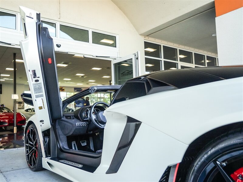 2016 Lamborghini Aventador LP 700-4 Pirelli Edi - Photo 20 - Bonita Springs, FL 34134