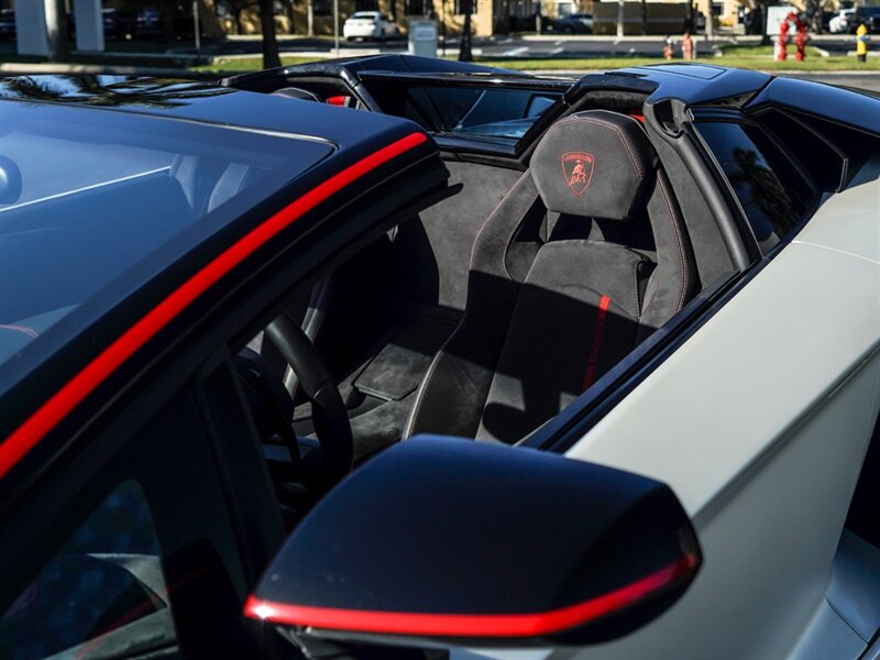 2016 Lamborghini Aventador LP 700-4 Pirelli Edi - Photo 8 - Bonita Springs, FL 34134