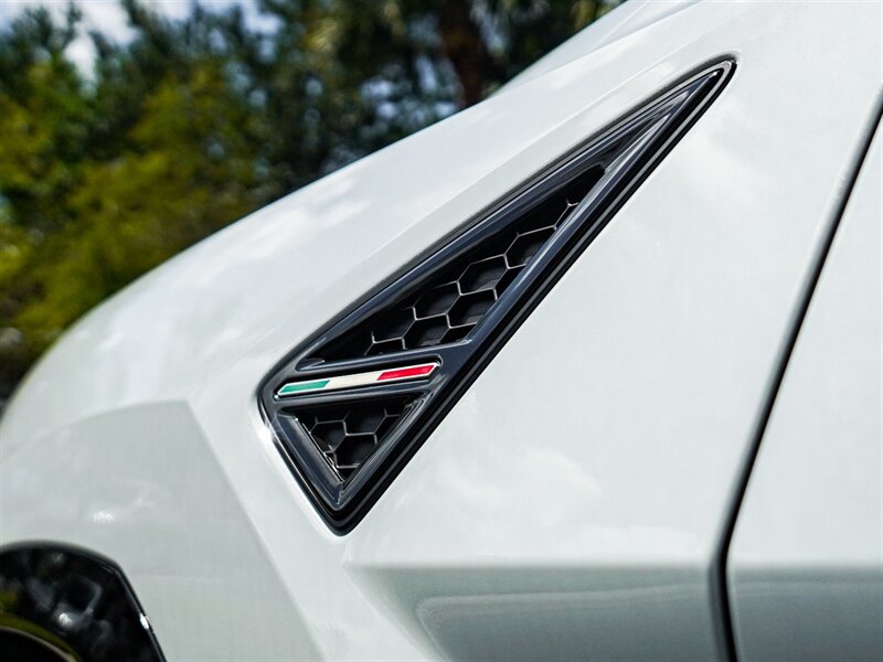 2022 Lamborghini Urus   - Photo 40 - Bonita Springs, FL 34134