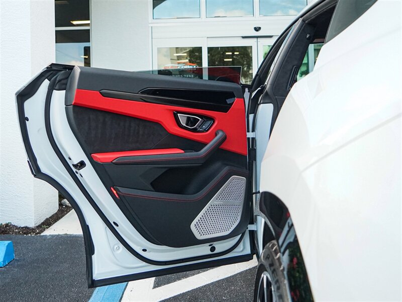 2022 Lamborghini Urus   - Photo 20 - Bonita Springs, FL 34134