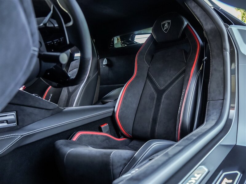 2022 Lamborghini Aventador Ultimae   - Photo 17 - Bonita Springs, FL 34134