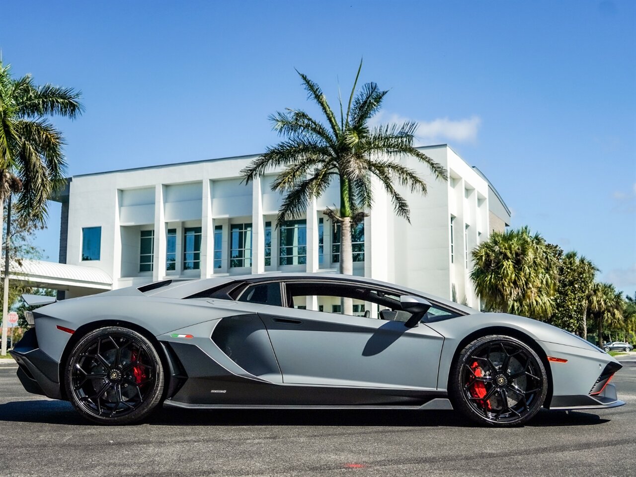 2022 Lamborghini Aventador Ultimae   - Photo 41 - Bonita Springs, FL 34134