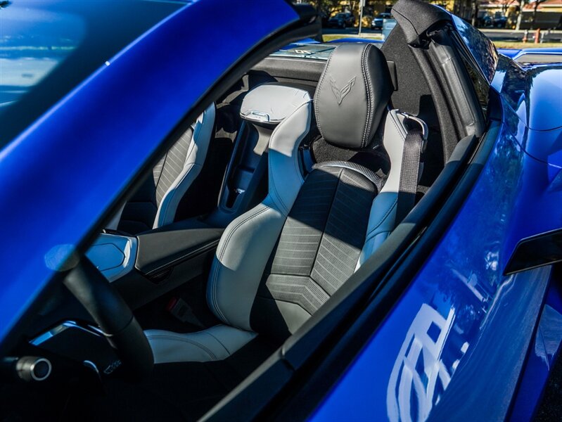 2023 Chevrolet Corvette Stingray - Photo 8 - Bonita Springs, FL 34134