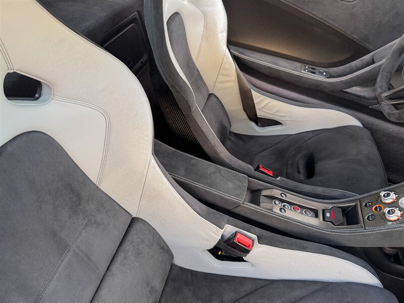 2016 McLaren 675LT   - Photo 31 - Bonita Springs, FL 34134