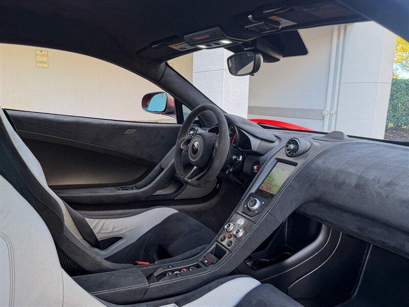 2016 McLaren 675LT   - Photo 33 - Bonita Springs, FL 34134