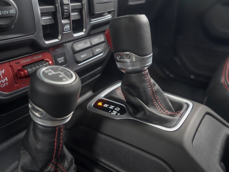 2020 Jeep Wrangler Unlimited Rubicon   - Photo 16 - Bonita Springs, FL 34134