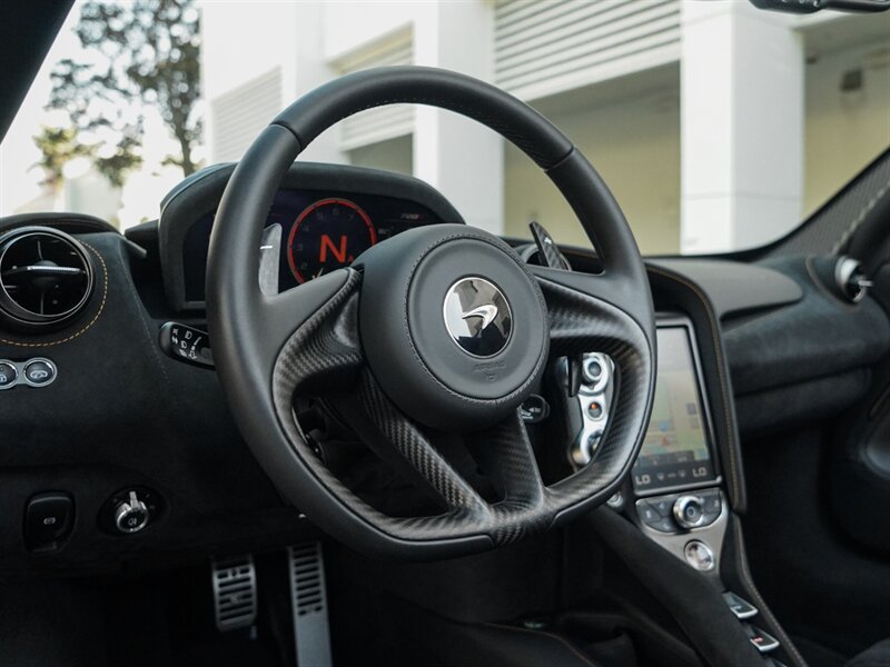 2022 McLaren 720S Spider Performance   - Photo 15 - Bonita Springs, FL 34134