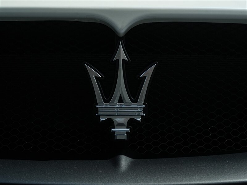 2022 Maserati MC20 - Photo 5 - Bonita Springs, FL 34134