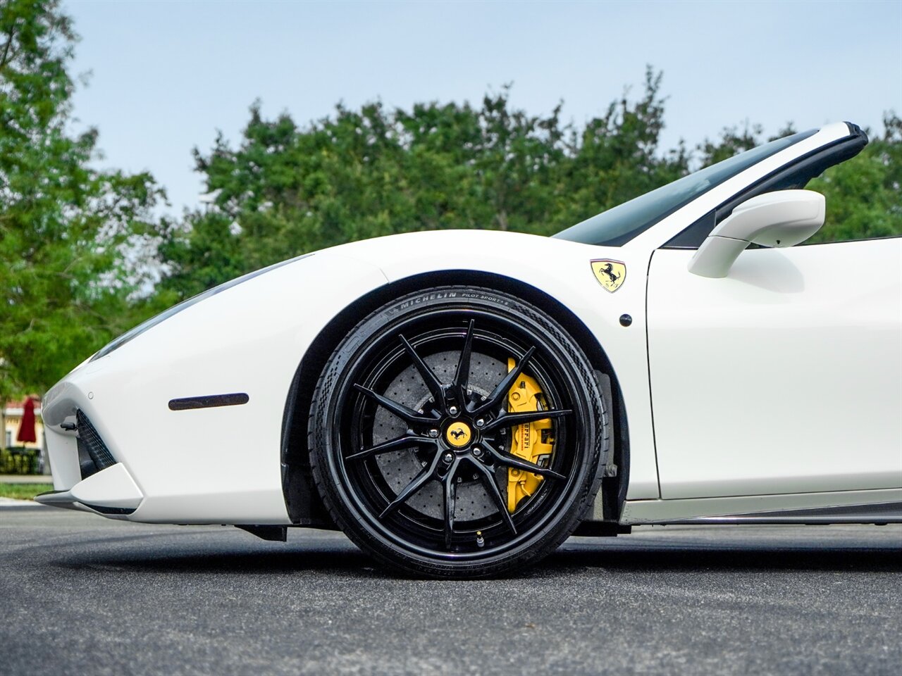 2018 Ferrari 488 Spider   - Photo 35 - Bonita Springs, FL 34134