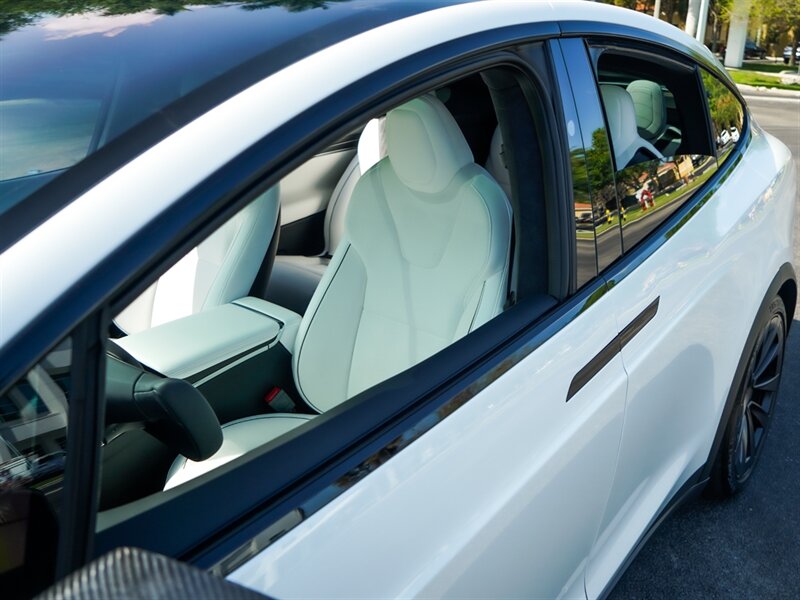 2022 Tesla Model X Plaid - Photo 8 - Bonita Springs, FL 34134