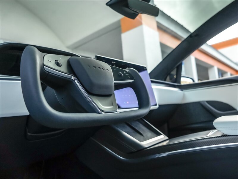 2022 Tesla Model X Plaid - Photo 13 - Bonita Springs, FL 34134