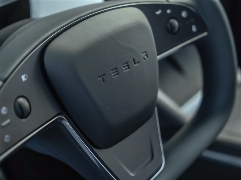 2022 Tesla Model X Plaid - Photo 16 - Bonita Springs, FL 34134