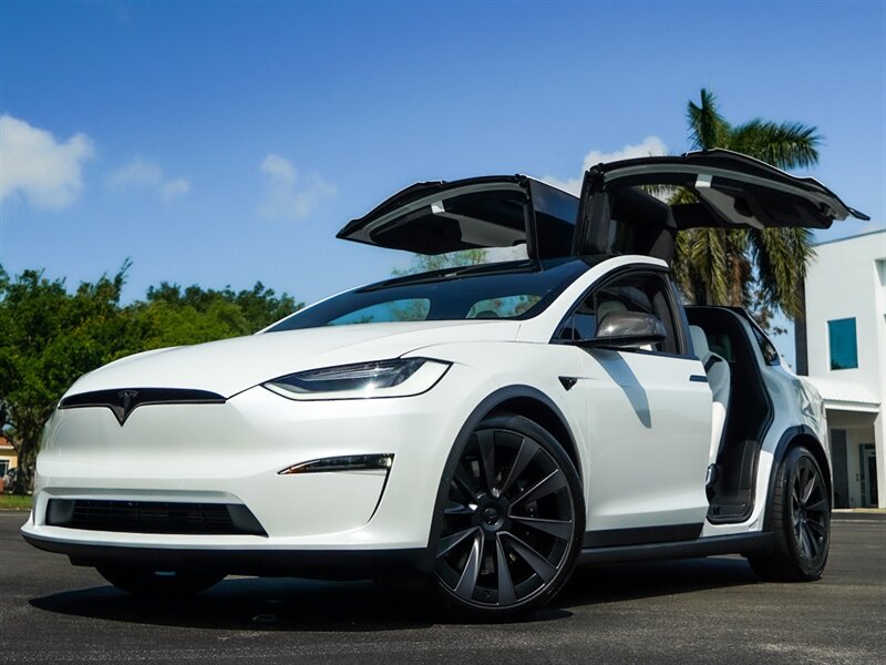 2022 Tesla Model X Plaid - Photo 12 - Bonita Springs, FL 34134