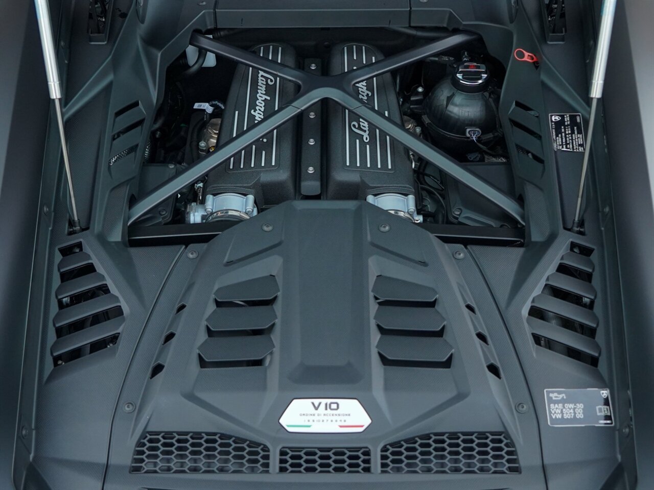 2022 Lamborghini Huracan EVO   - Photo 27 - Bonita Springs, FL 34134