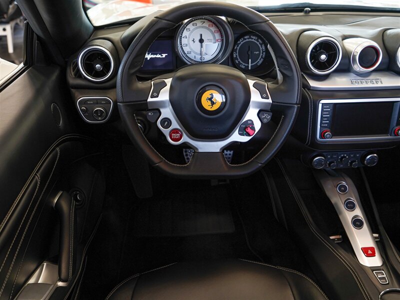 2015 Ferrari California T   - Photo 25 - Bonita Springs, FL 34134