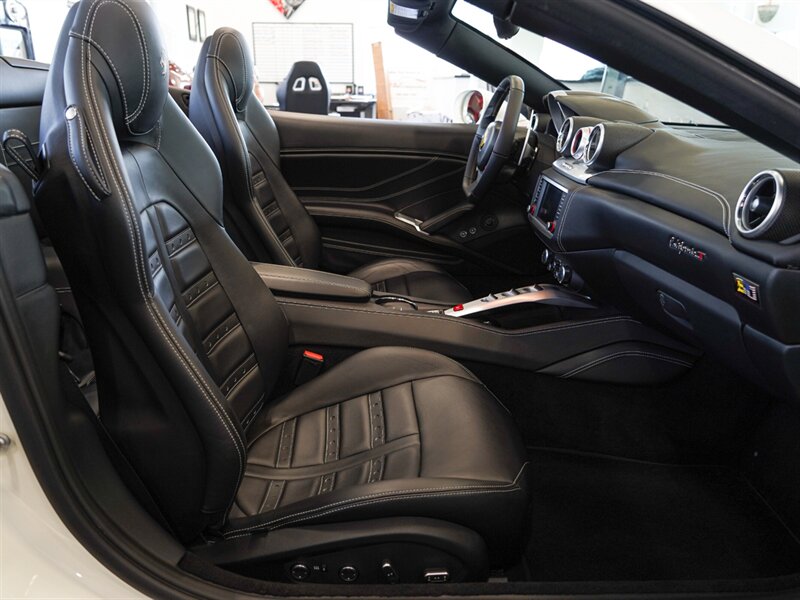 2015 Ferrari California T   - Photo 29 - Bonita Springs, FL 34134