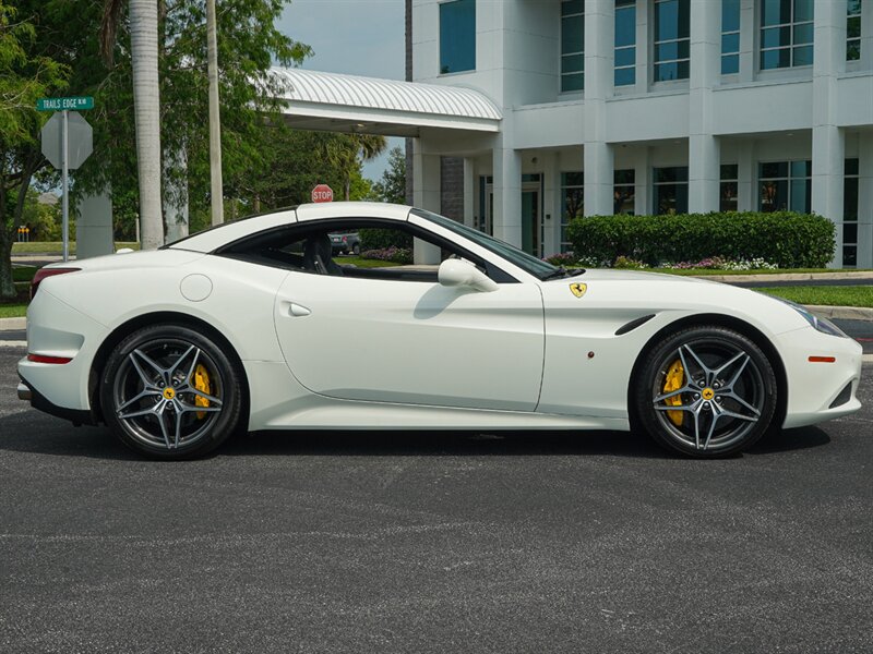 2015 Ferrari California T   - Photo 46 - Bonita Springs, FL 34134