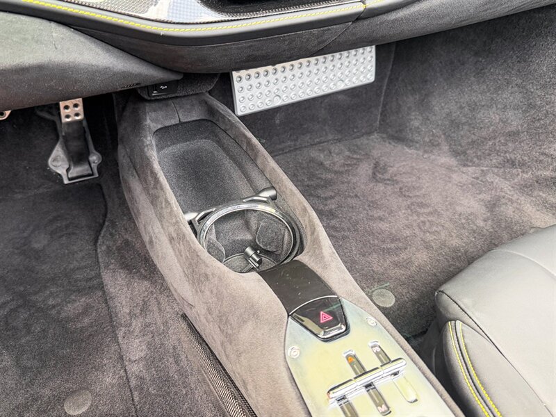 2024 Ferrari SF90 Spider - Photo 17 - Bonita Springs, FL 34134