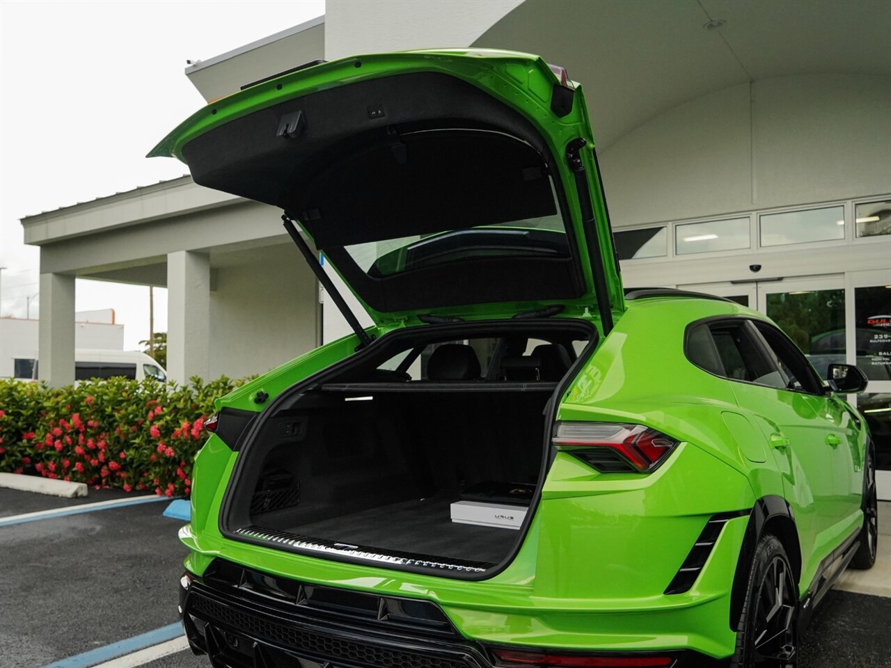 2023 Lamborghini Urus S   - Photo 50 - Bonita Springs, FL 34134