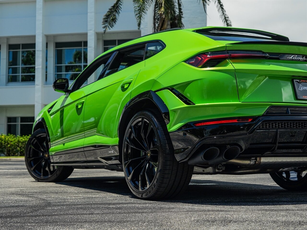 2023 Lamborghini Urus S   - Photo 60 - Bonita Springs, FL 34134