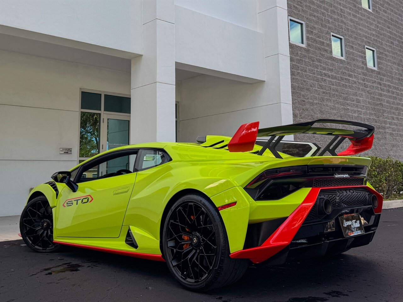 2023 Lamborghini Huracan STO photo 36