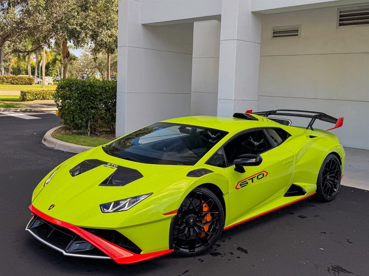 2023 Lamborghini Huracan STO photo 8