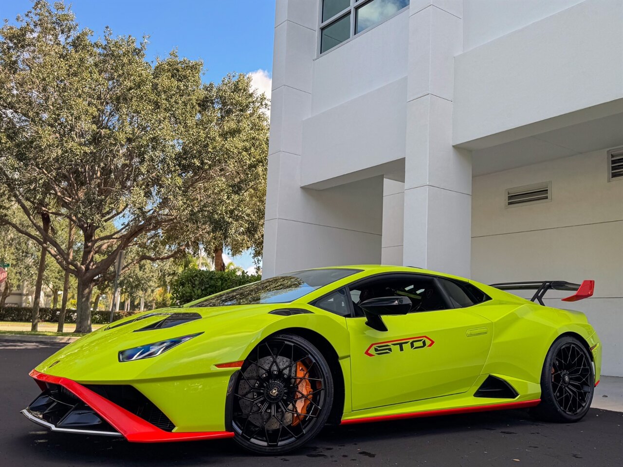 2023 Lamborghini Huracan STO photo 9